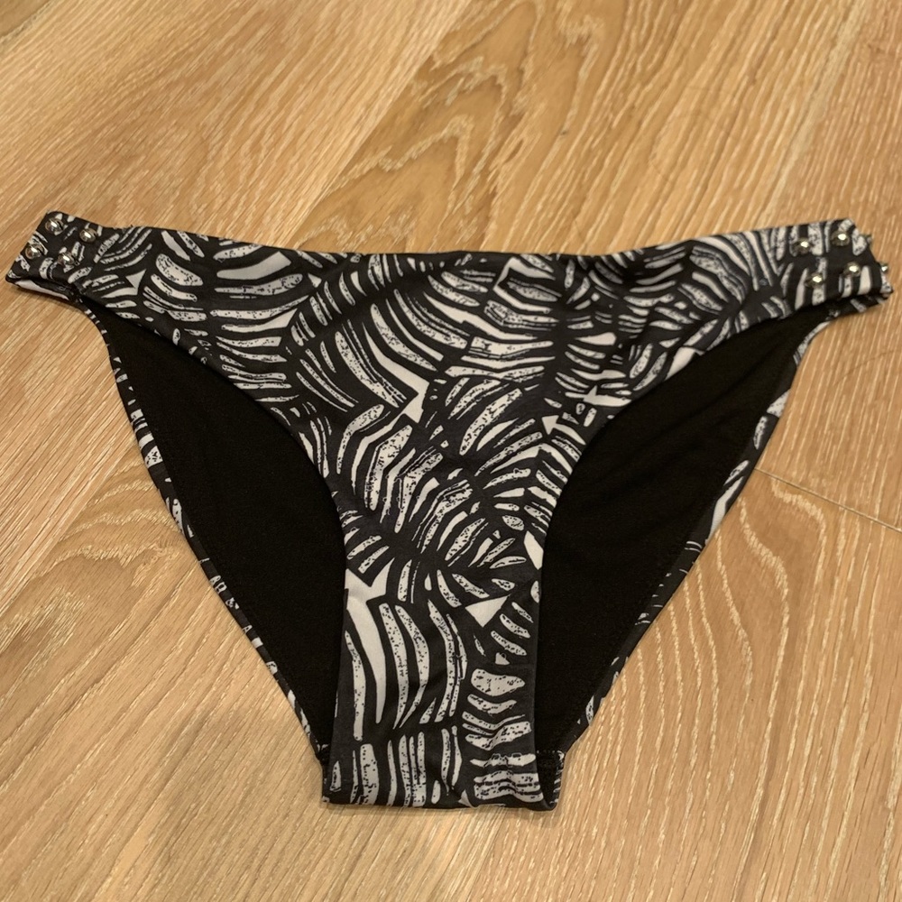 H & M bikini bottom